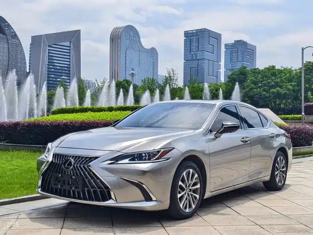 LEXUS ES 2021
