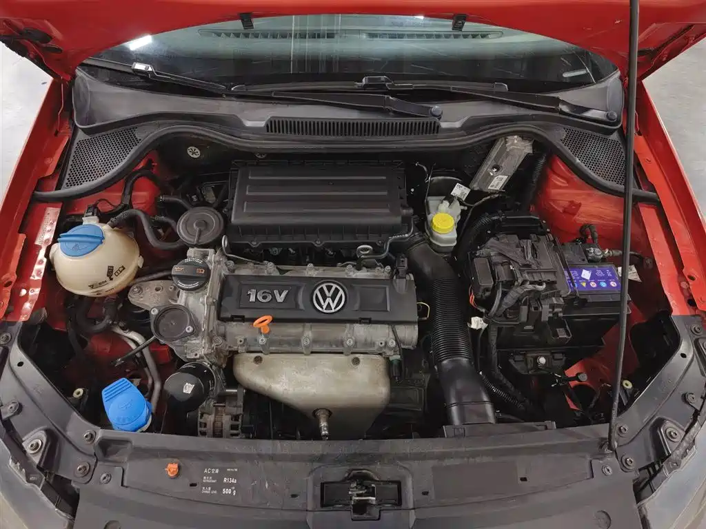 Volkswagen Polo 2011 1.4L AT