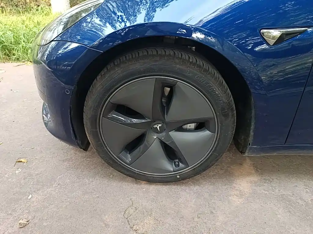 Tesla Model 3 — миниатюра 23