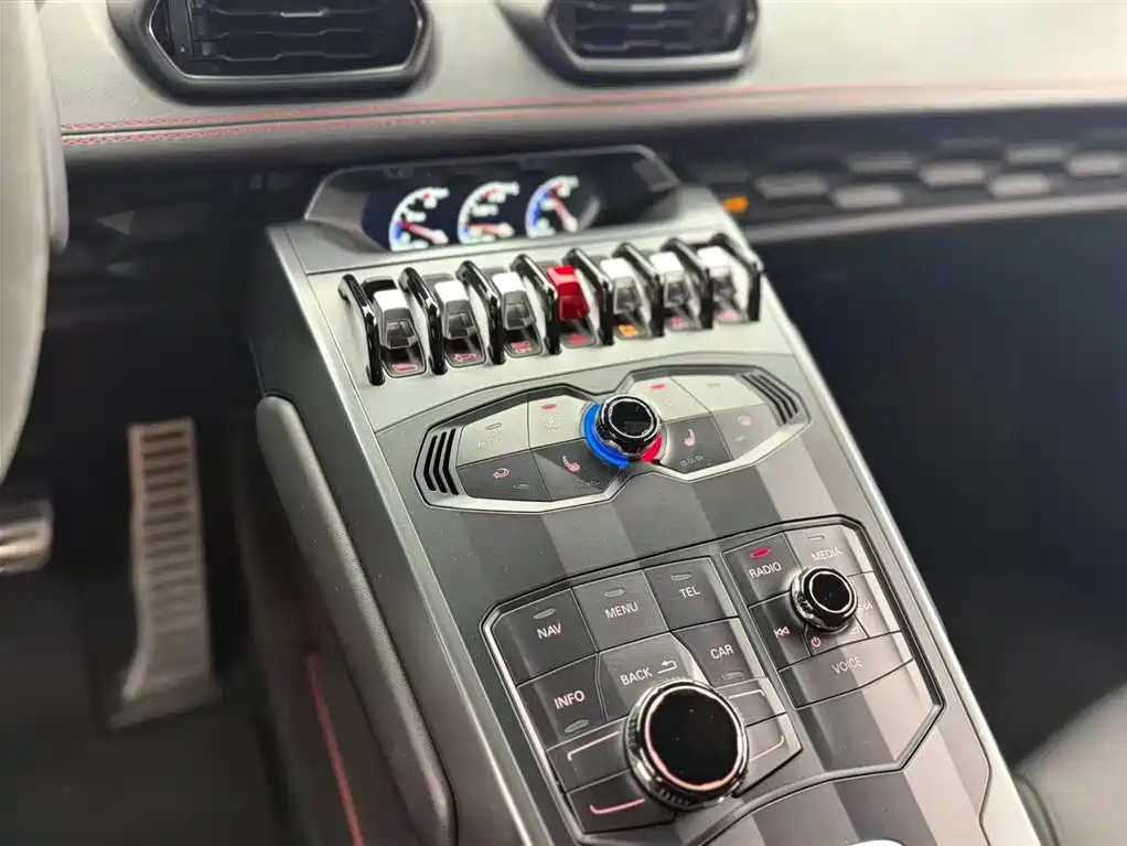 LAMBORGHINI HURACÁN