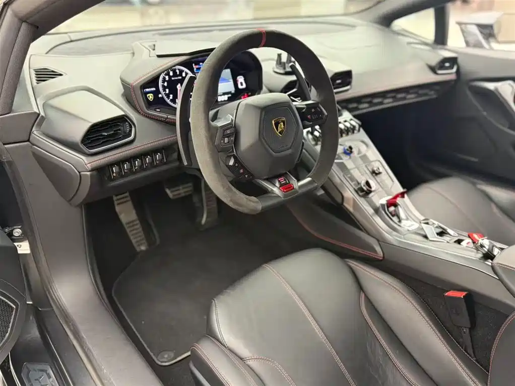 LAMBORGHINI HURACÁN