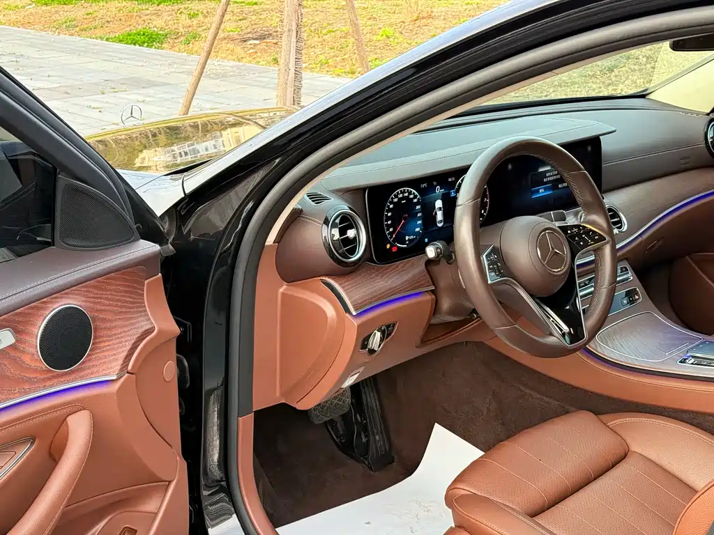 MERCEDES-BENZ E CLASS