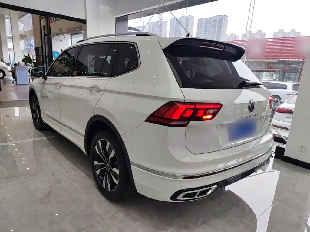 Volkswagen Tiguan L — миниатюра 5