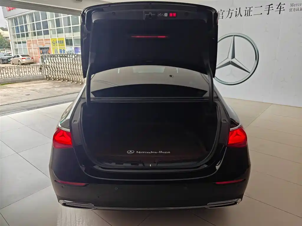 Mercedes-Benz E-Class — миниатюра 18