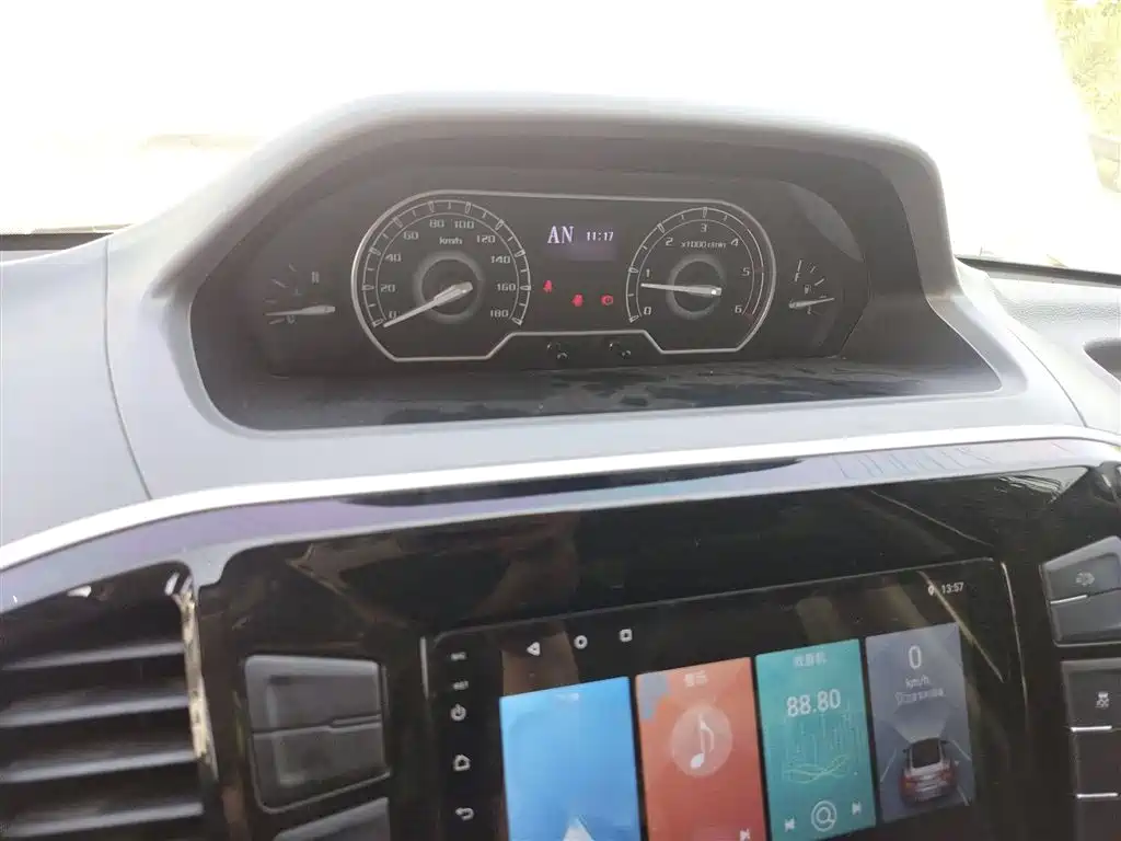 SAIC MAXUS XINTU V80