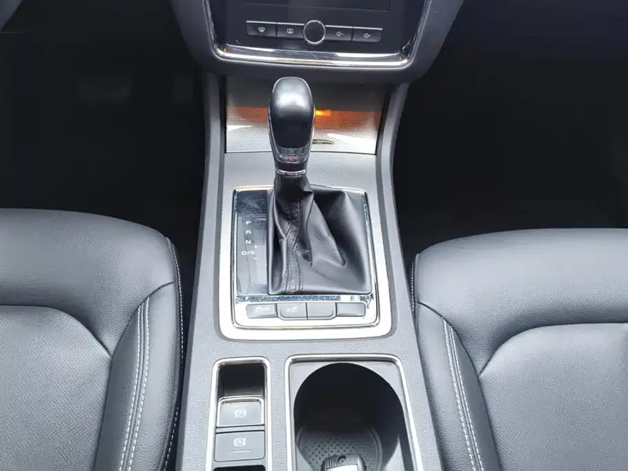 Roewe i6 Classic — миниатюра 16