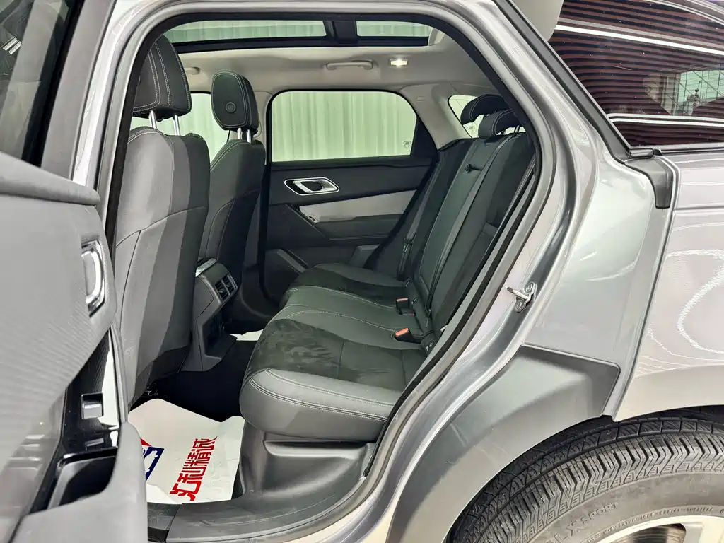 Land Rover Velar — миниатюра 8