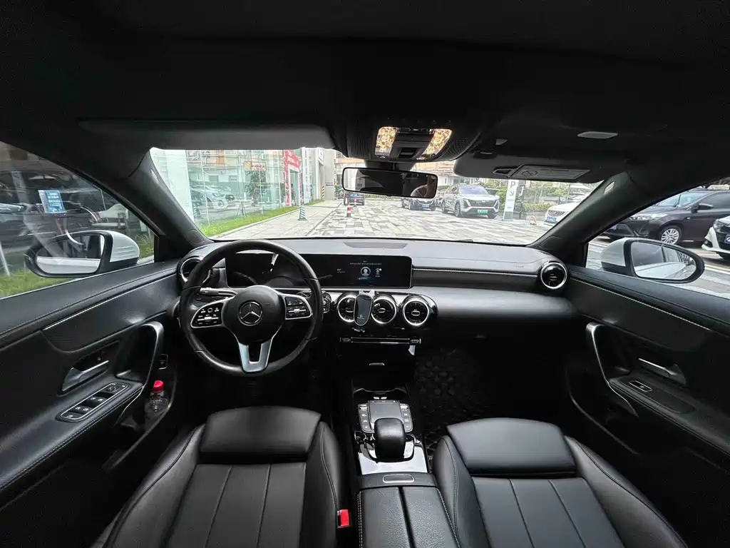 Mercedes-Benz A-Class — миниатюра 9