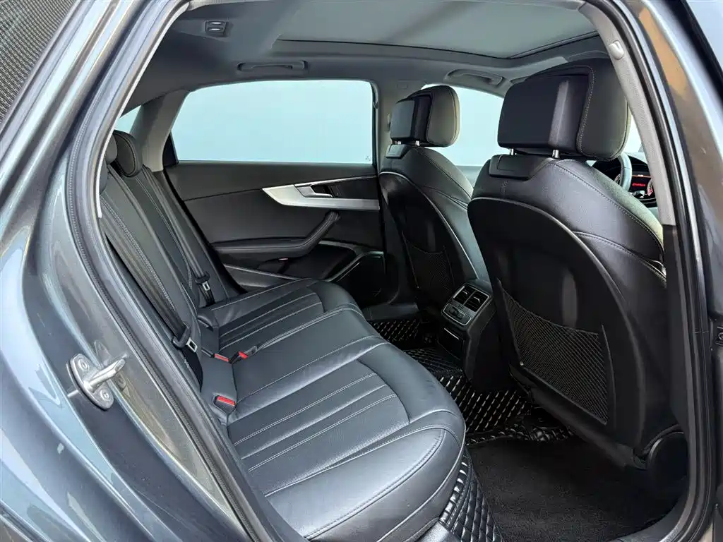 Audi A4L 2023 40 TFSI Luxury