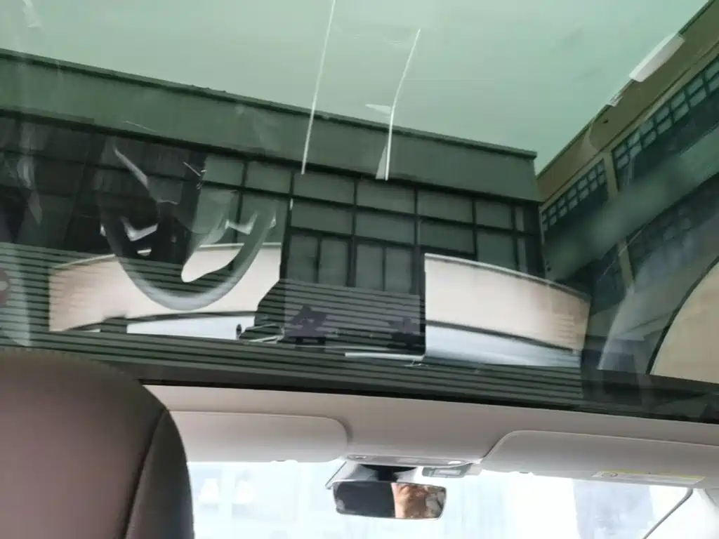 Tesla Model 3 — миниатюра 18