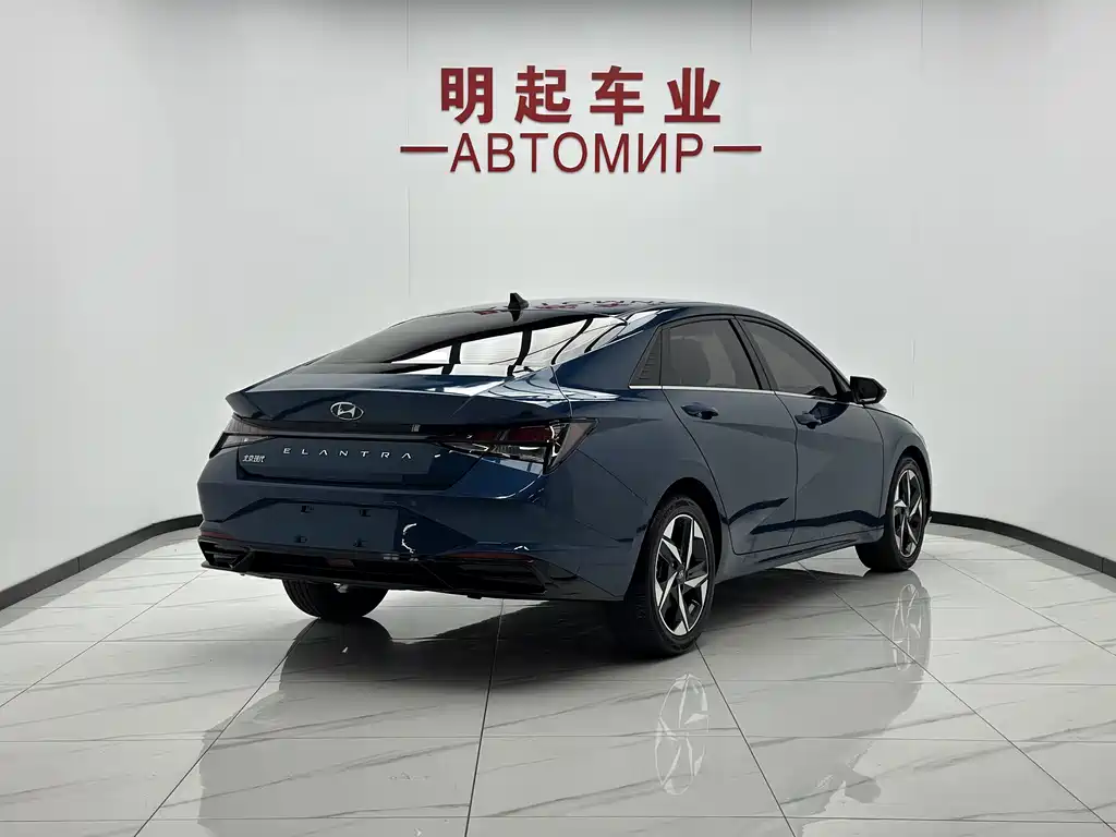 Hyundai Elantra — миниатюра 7