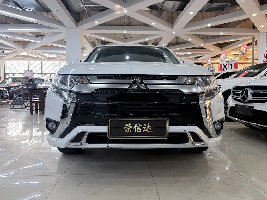 Mitsubishi Outlander — миниатюра 2