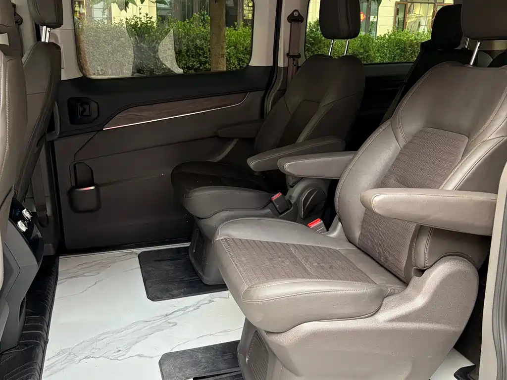 Ford Tourneo 2023 2.0T AT