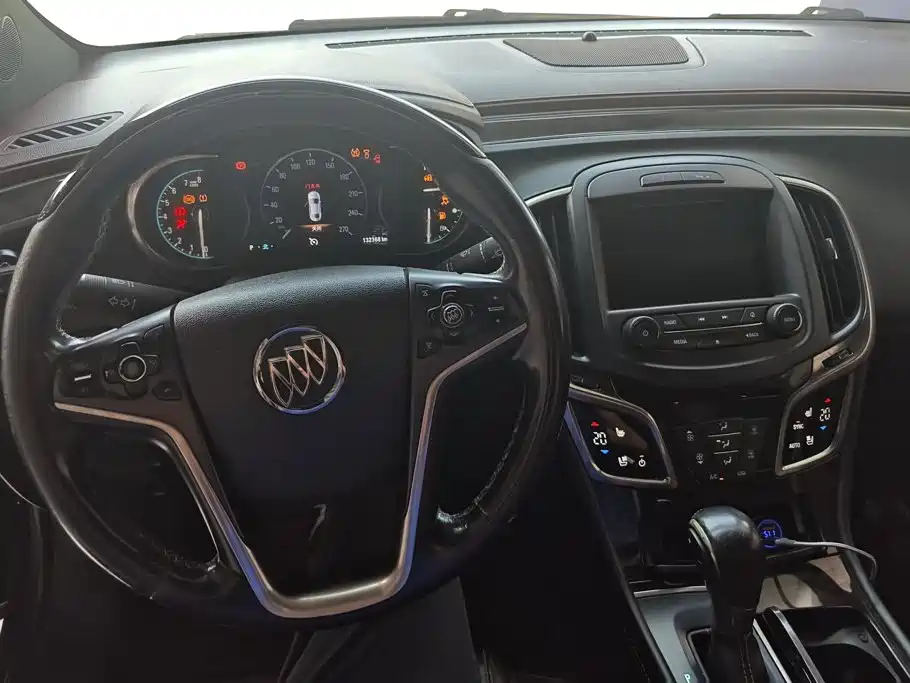 Buick LaCrosse — миниатюра 12