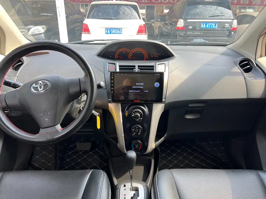 Toyota Yaris — миниатюра 15