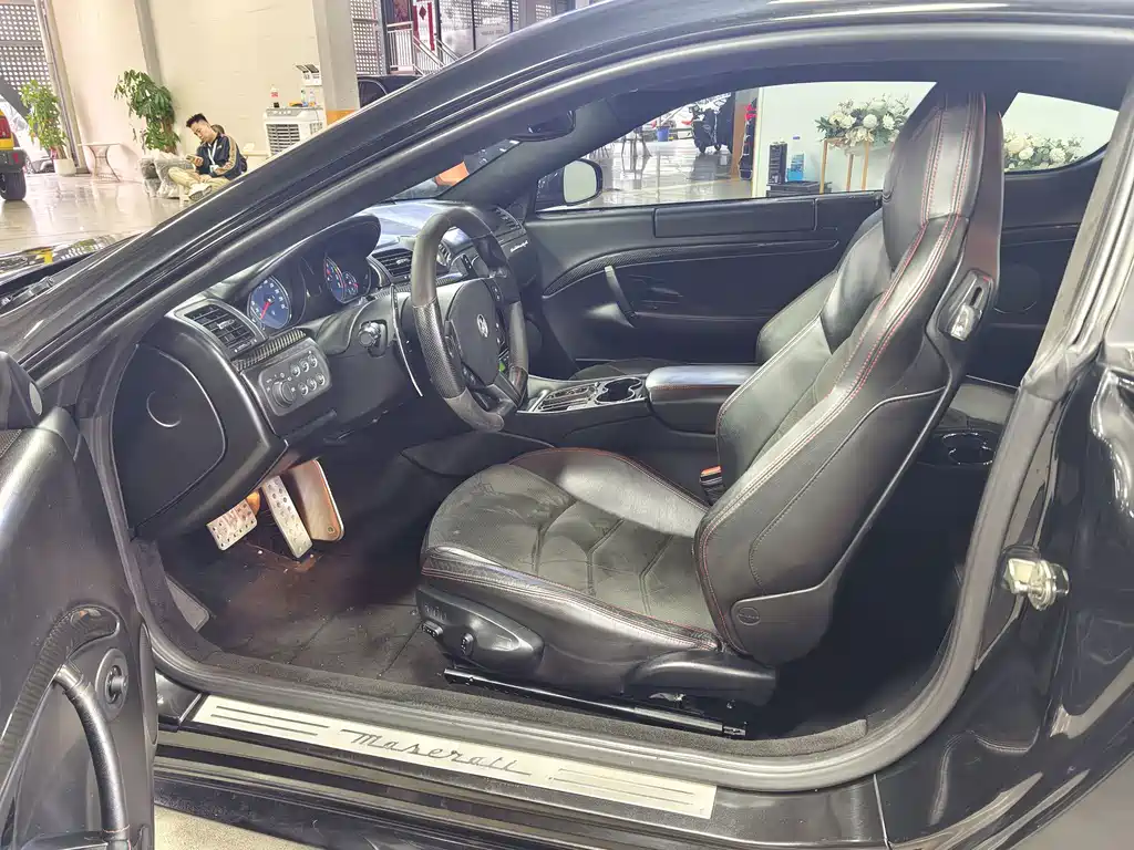 Maserati GranTurismo — миниатюра 4