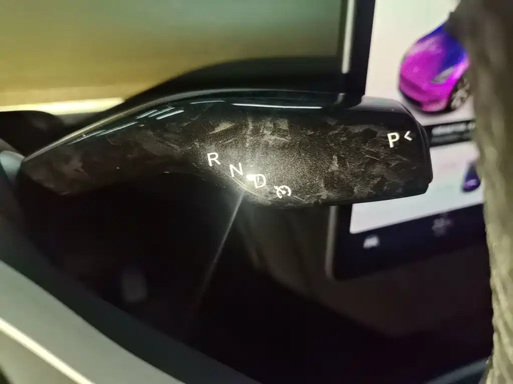 Tesla Model Y — миниатюра 14
