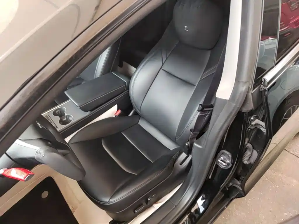 Tesla Model 3 — миниатюра 15