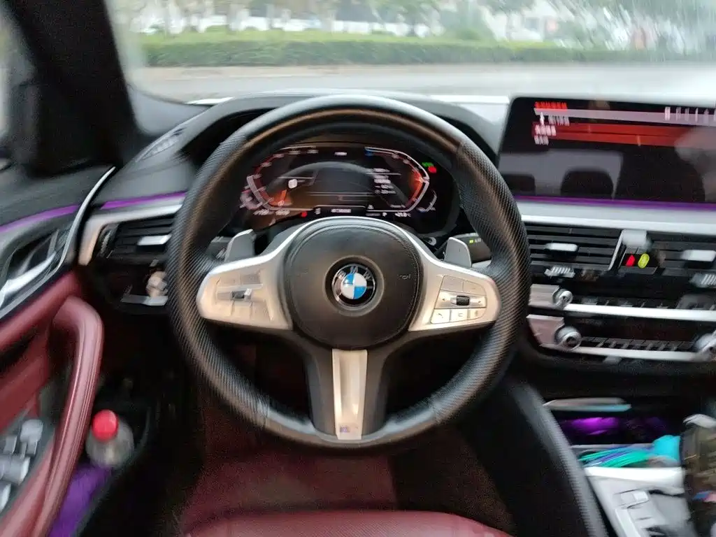 BMW 5 Series — миниатюра 6