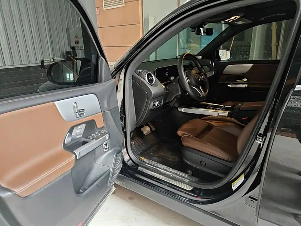 Mercedes-Benz GLB — миниатюра 16