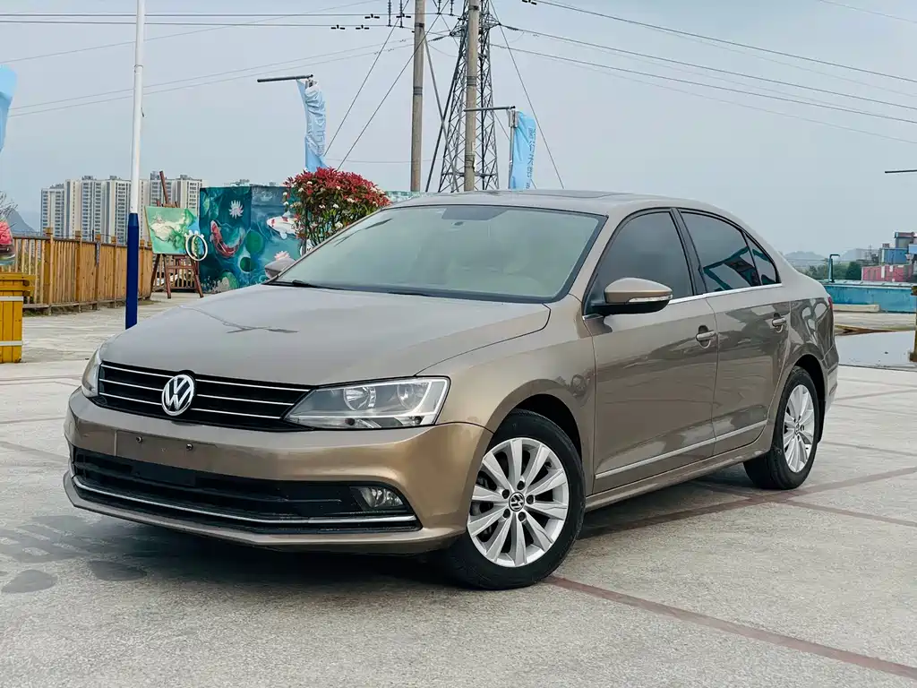 Volkswagen Sagitar 2016