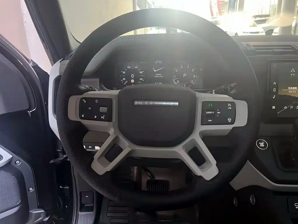 Land Rover Defender — миниатюра 13