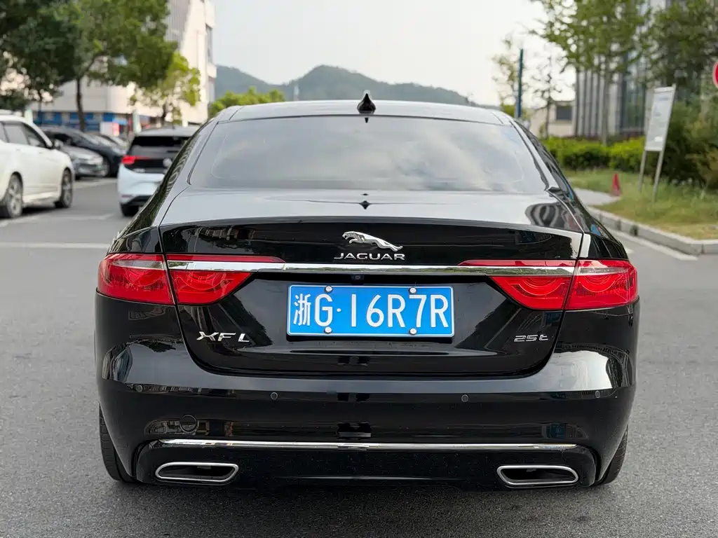 Jaguar XFL — миниатюра 14