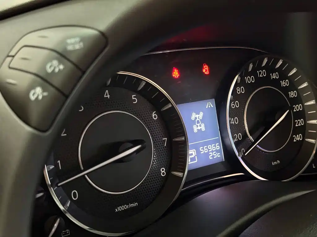 Nissan Patrol — миниатюра 17