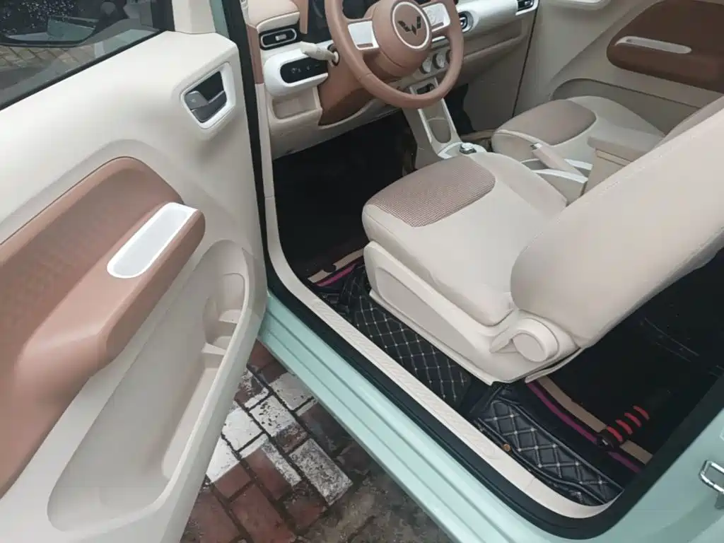 Wuling MINIEV — миниатюра 16
