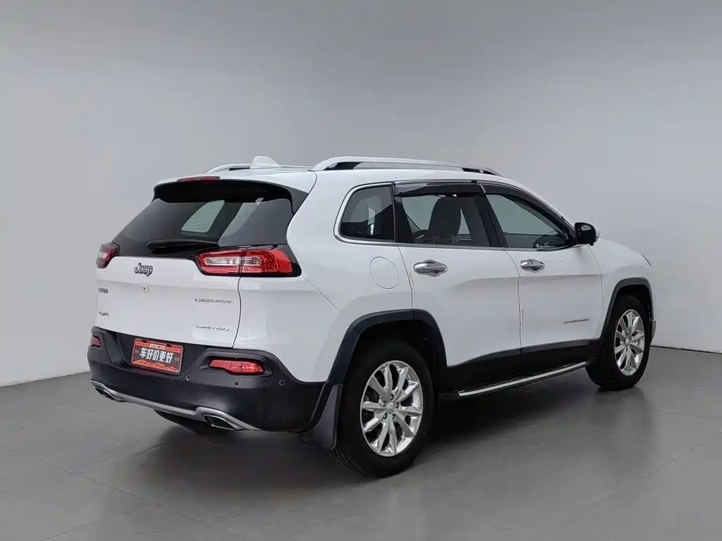 Jeep Cherokee — миниатюра 2