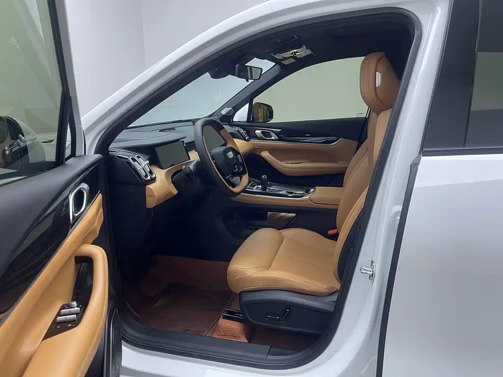 Geely Boyue L — миниатюра 11