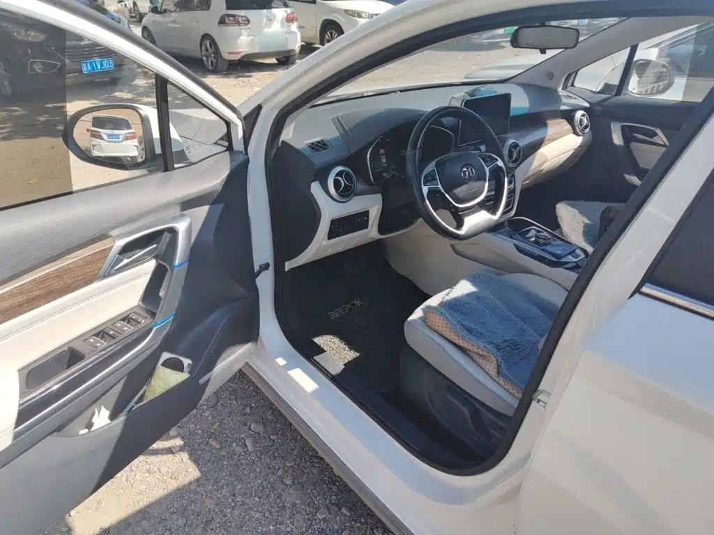 BAIC EU5 — миниатюра 17