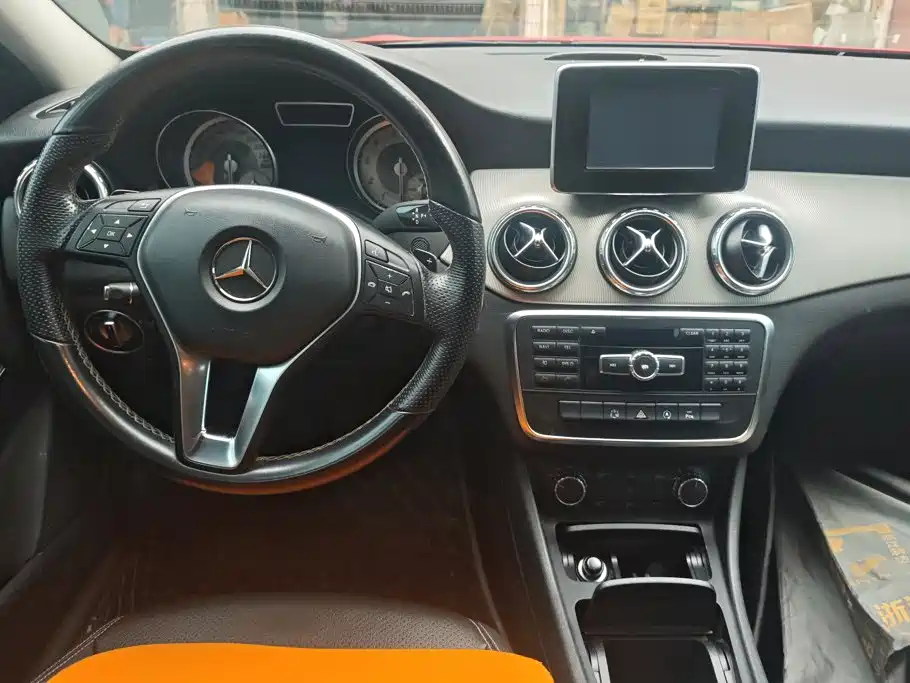 Mercedes-Benz GLA — миниатюра 12