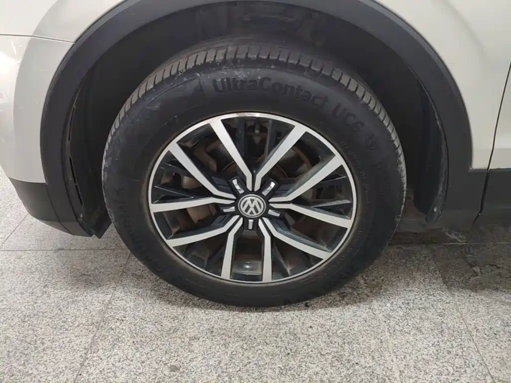Volkswagen Tiguan L — миниатюра 23
