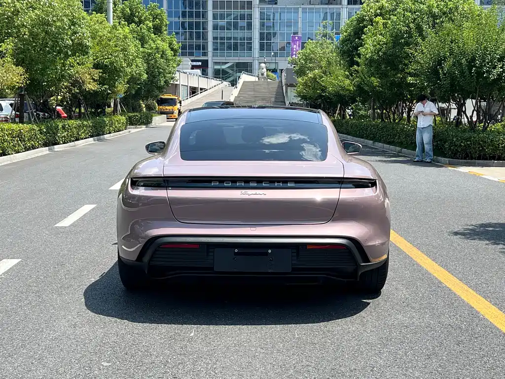 Porsche Taycan — миниатюра 10