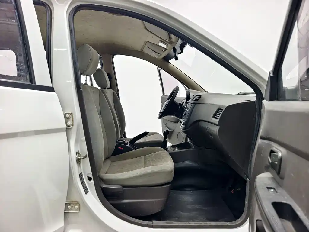Wuling Hongguang — миниатюра 15