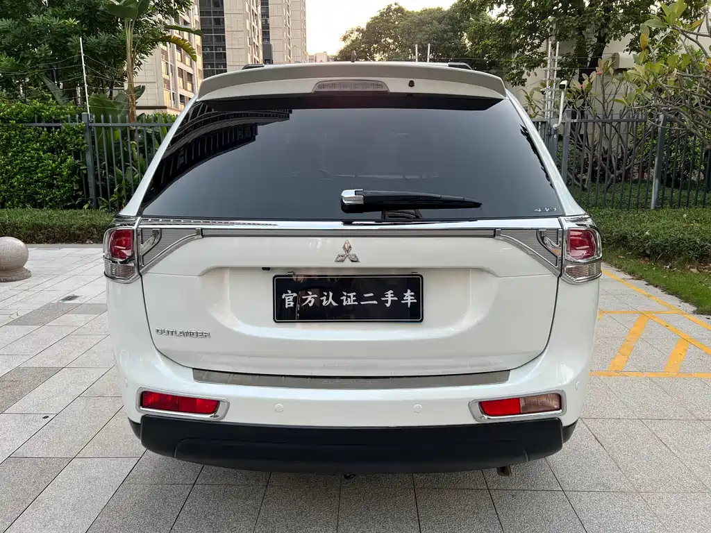 Mitsubishi Outlander (Import) — миниатюра 4