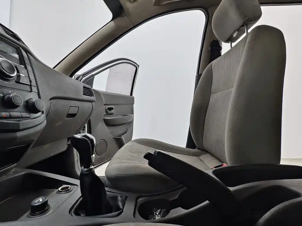 Wuling Hongguang — миниатюра 13
