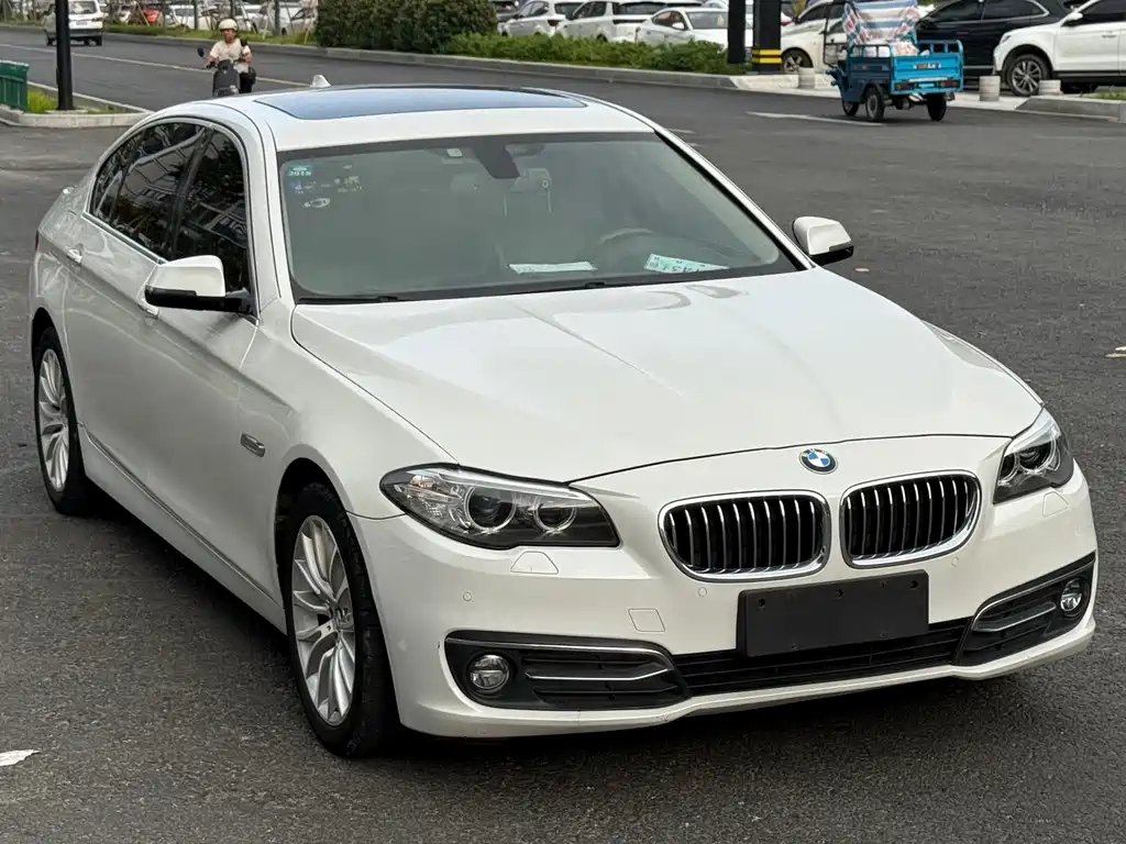 BMW 5 Series — миниатюра 3