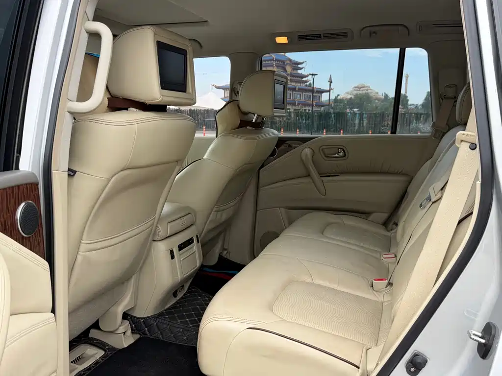 Nissan Patrol — миниатюра 5