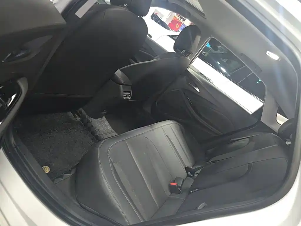 Buick Verano — миниатюра 17