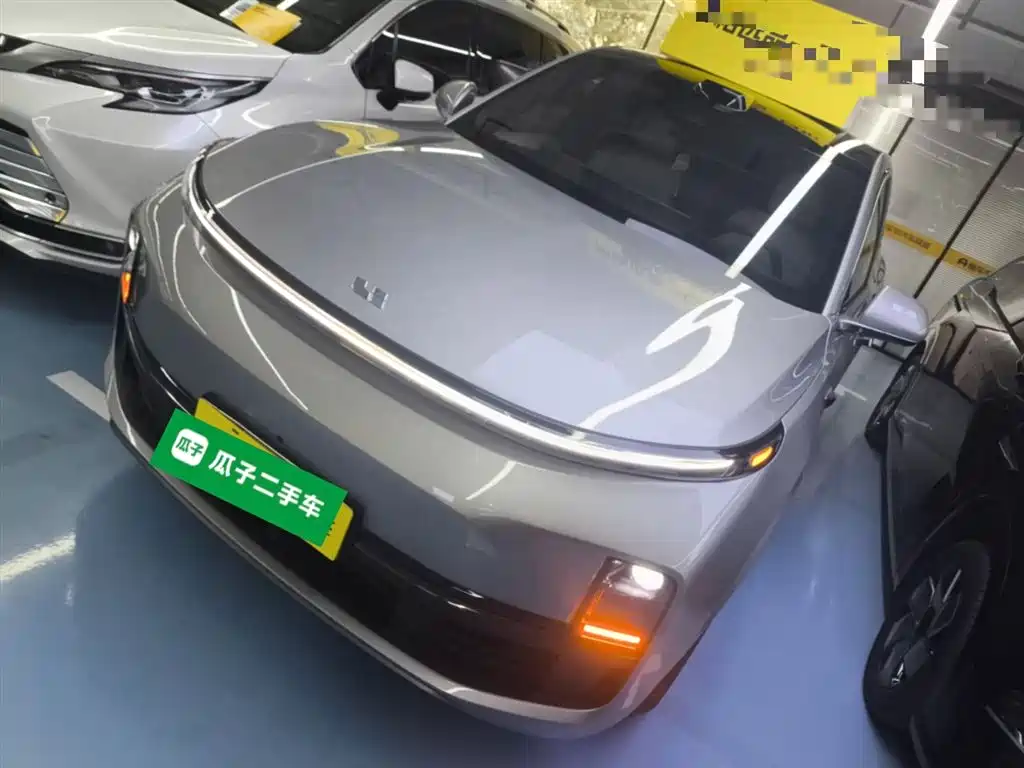 Li Auto Li L9 2025