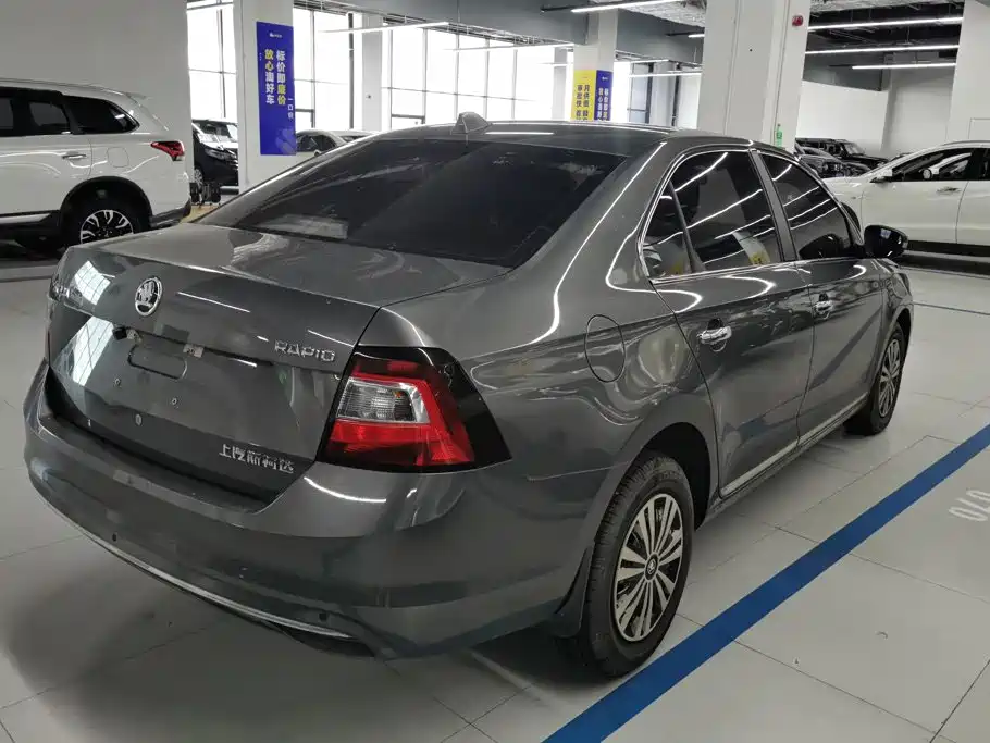 Skoda Rapid — миниатюра 3