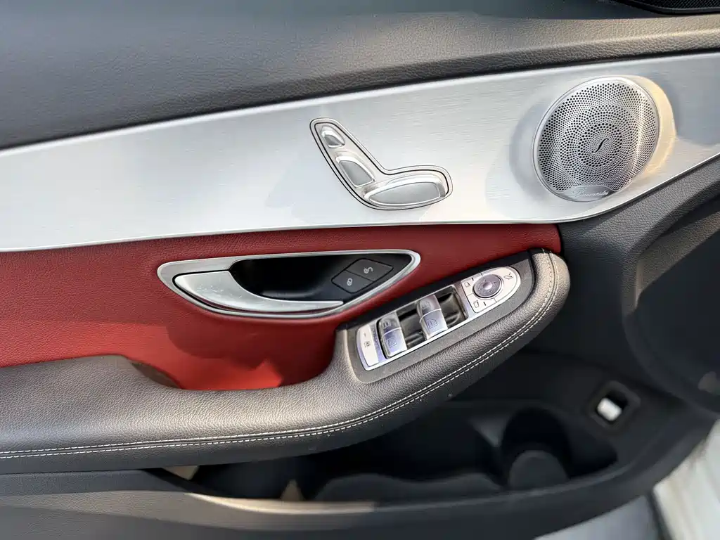 Mercedes-Benz C-Class — миниатюра 11