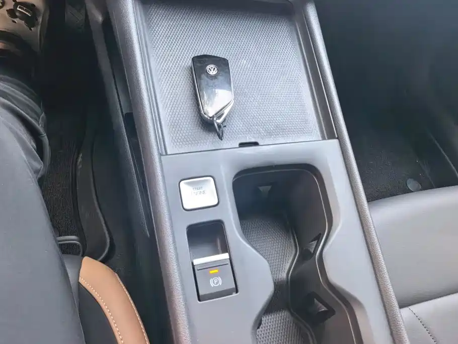Volkswagen Sagitar — миниатюра 16