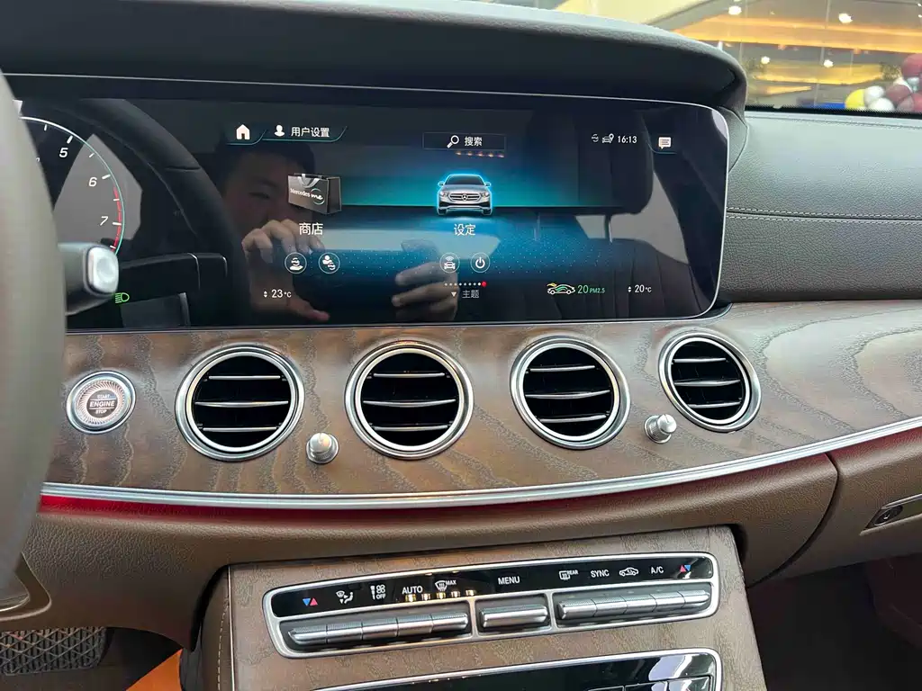 MERCEDES-BENZ E CLASS