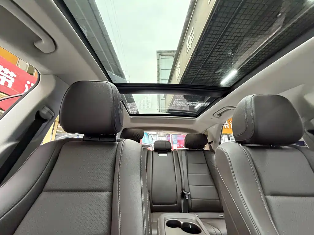Mercedes-Benz GLE (Import) — миниатюра 24