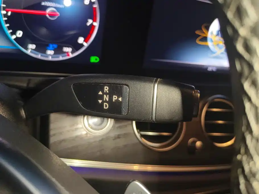 Mercedes-Benz E-Class — миниатюра 16