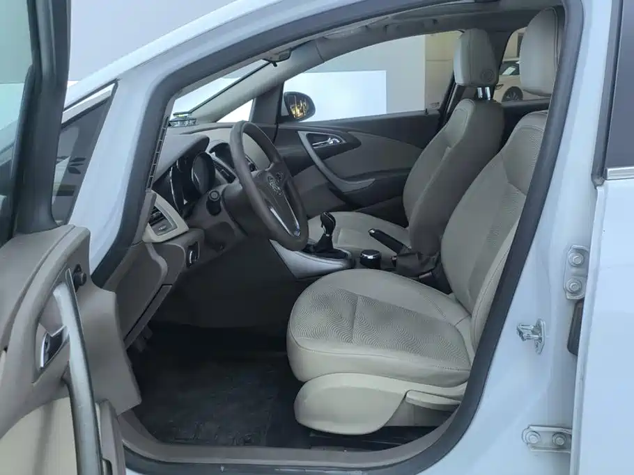 Buick Excelle — миниатюра 9