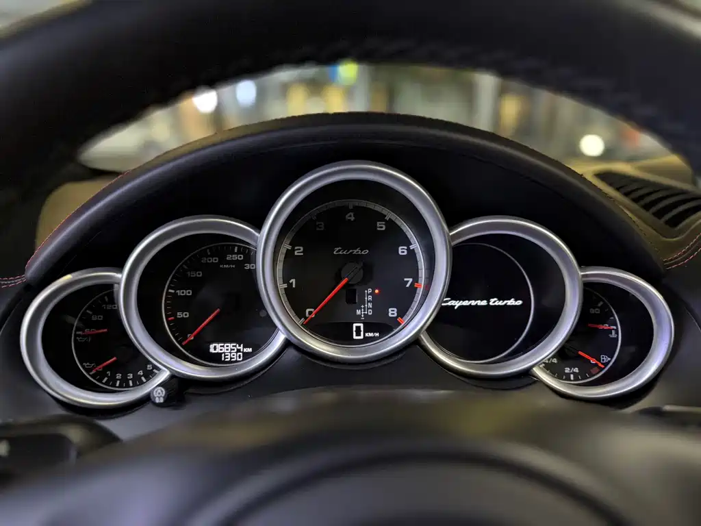 Porsche Cayenne — миниатюра 5